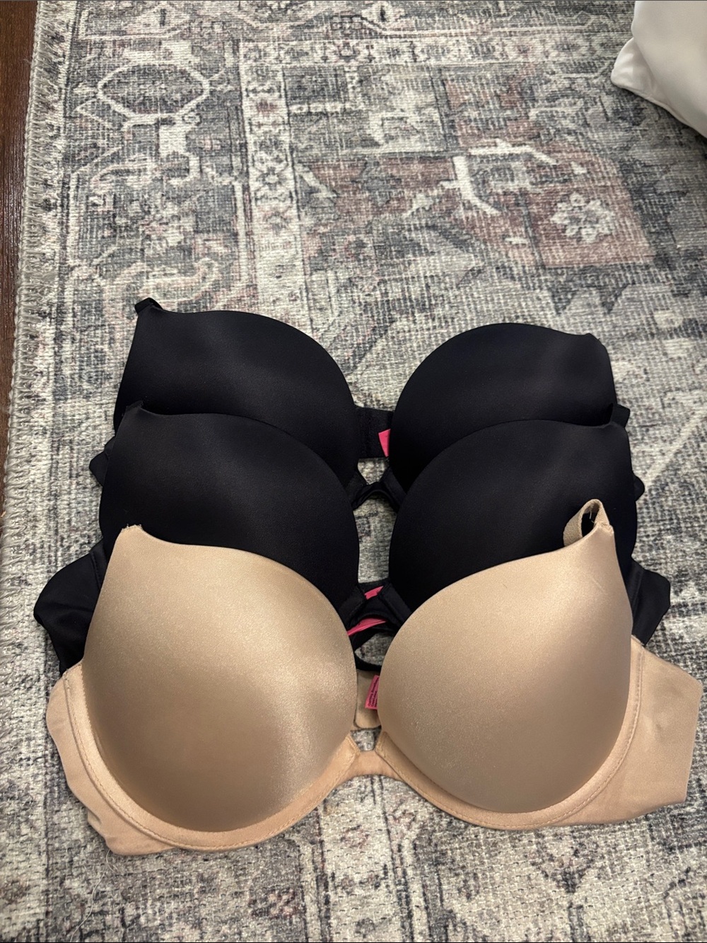 La SENZA beyond sexy bras - Black & Nude